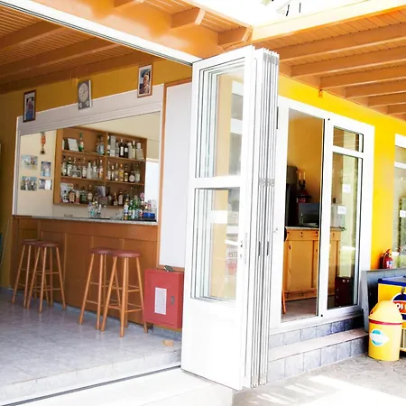Manolis Hotel de apartamente 2*