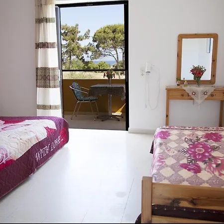 Aparthotel Manolis