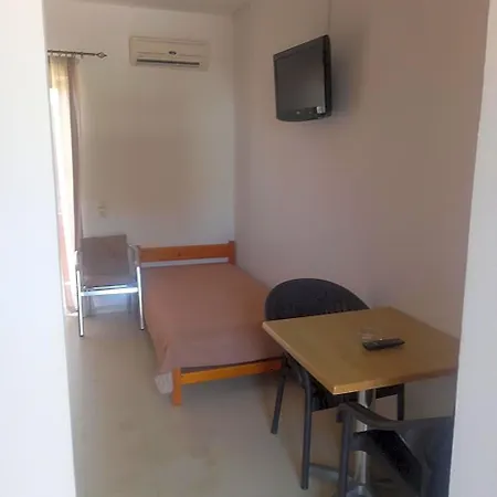 Aparthotel Manolis