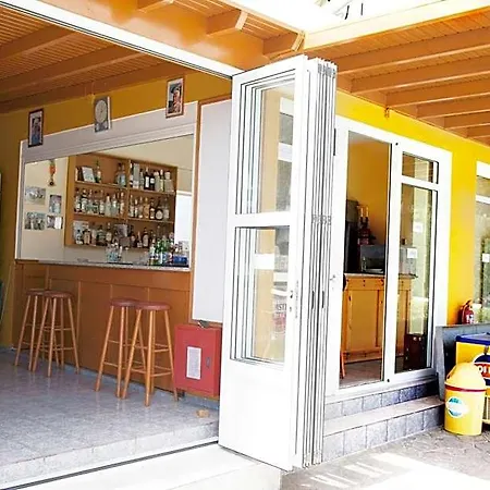Manolis Aparthotel