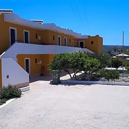 Manolis Aparthotel 2*