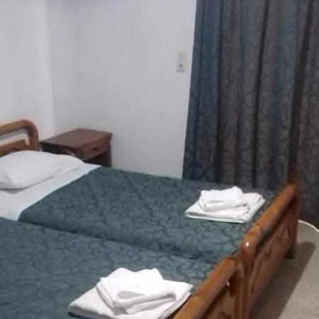 Manolis Aparthotel 2*