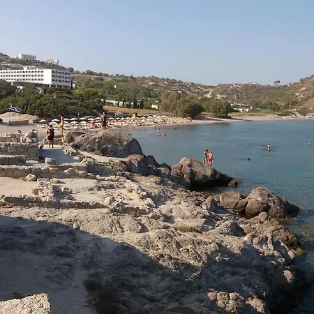 Manolis Aparthotel 2*