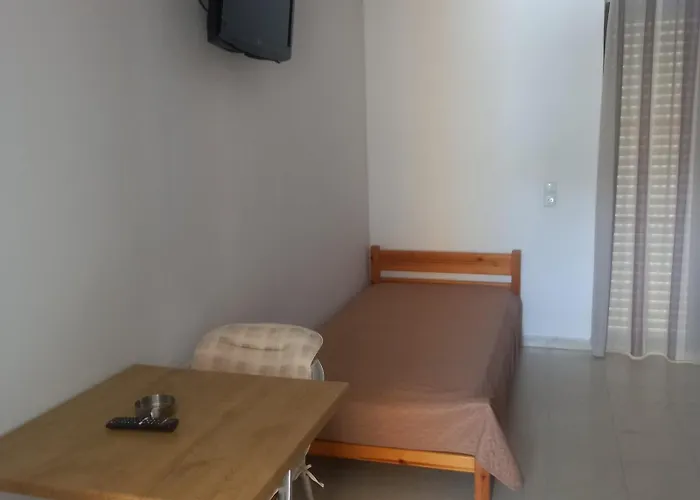 公寓式酒店 马诺利斯公寓 2*