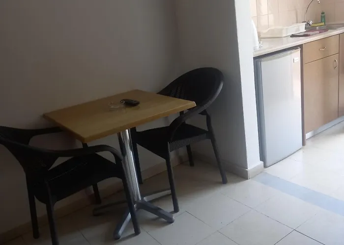 公寓式酒店 马诺利斯公寓 2*