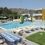 Aparthotel Manolis 2*