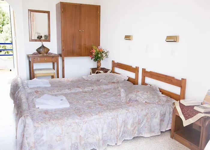 Manolis شقة فندقية 2*