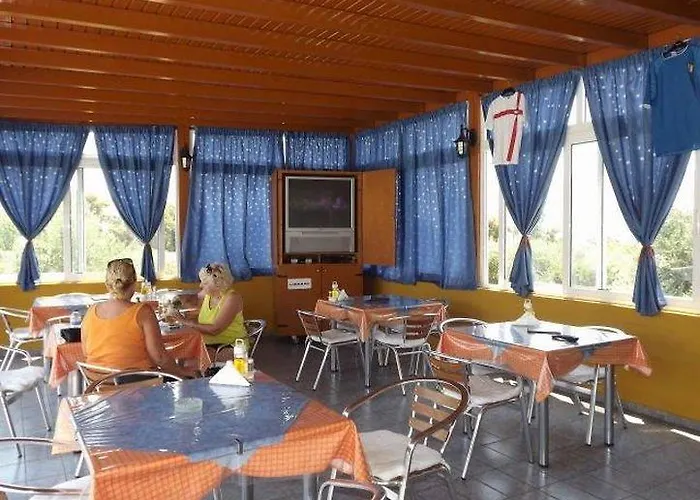 Aparthotel Manolis 2*