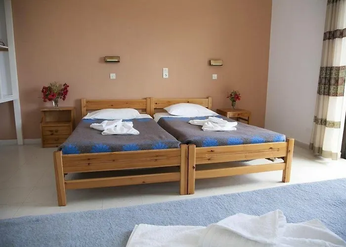 Manolis Aparthotel 2*